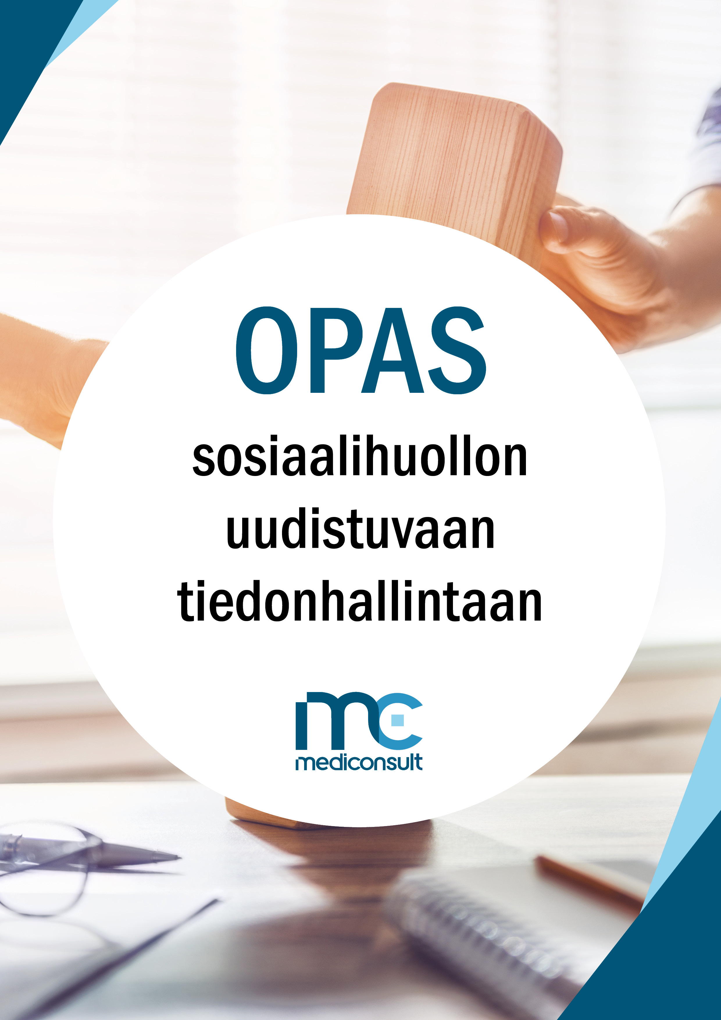 Opas_uudistuvaan_tiedonhallintaan_kansi-1